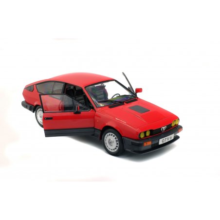 ALFA ROMEO GTV6 - RED 1/18 ALFA ROMEO GTV6 - RED 1/18