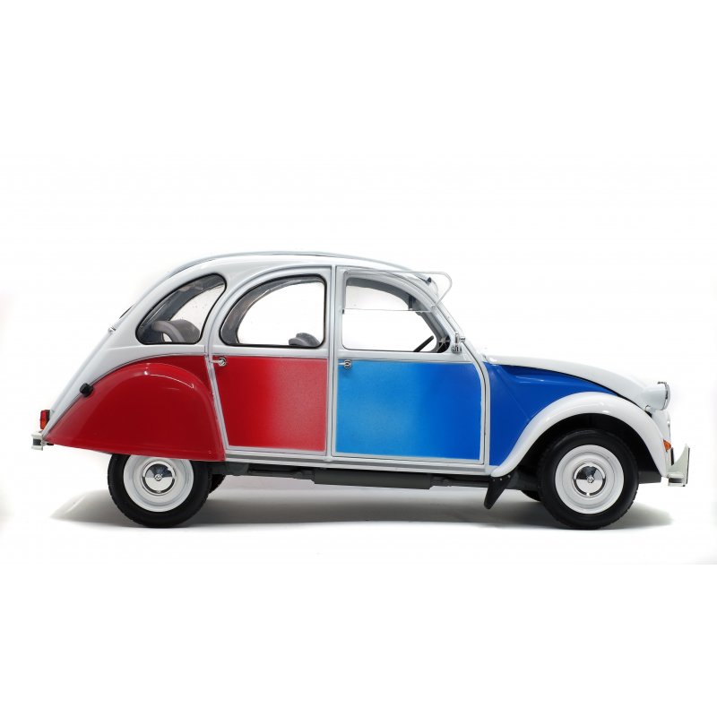 602-001 Z MODELS 1/12 シトロエン 2CV COCORICO Soccer and duck: The Citroën 2 CV Cocorico in 1:12