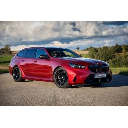 BMW M5 Touring Fire red 2025