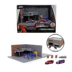 Han's Garage Diorama W/2...